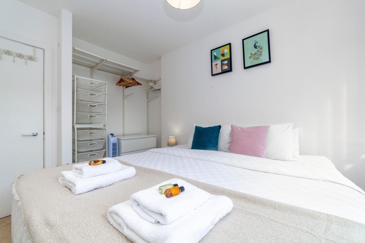 Apartamento Modern And Bright 2 Bdr Flat In Clapham Common Londres Exterior foto